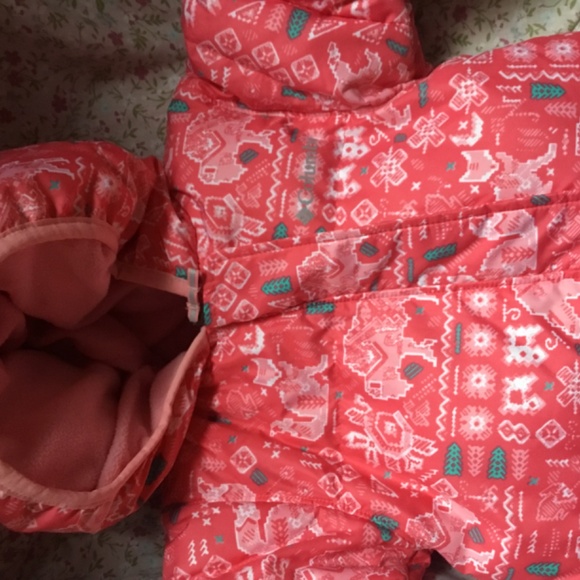 Columbia girls snowsuit 0-3 months, fits more 2-4 month range I find - Picture 3 of 4